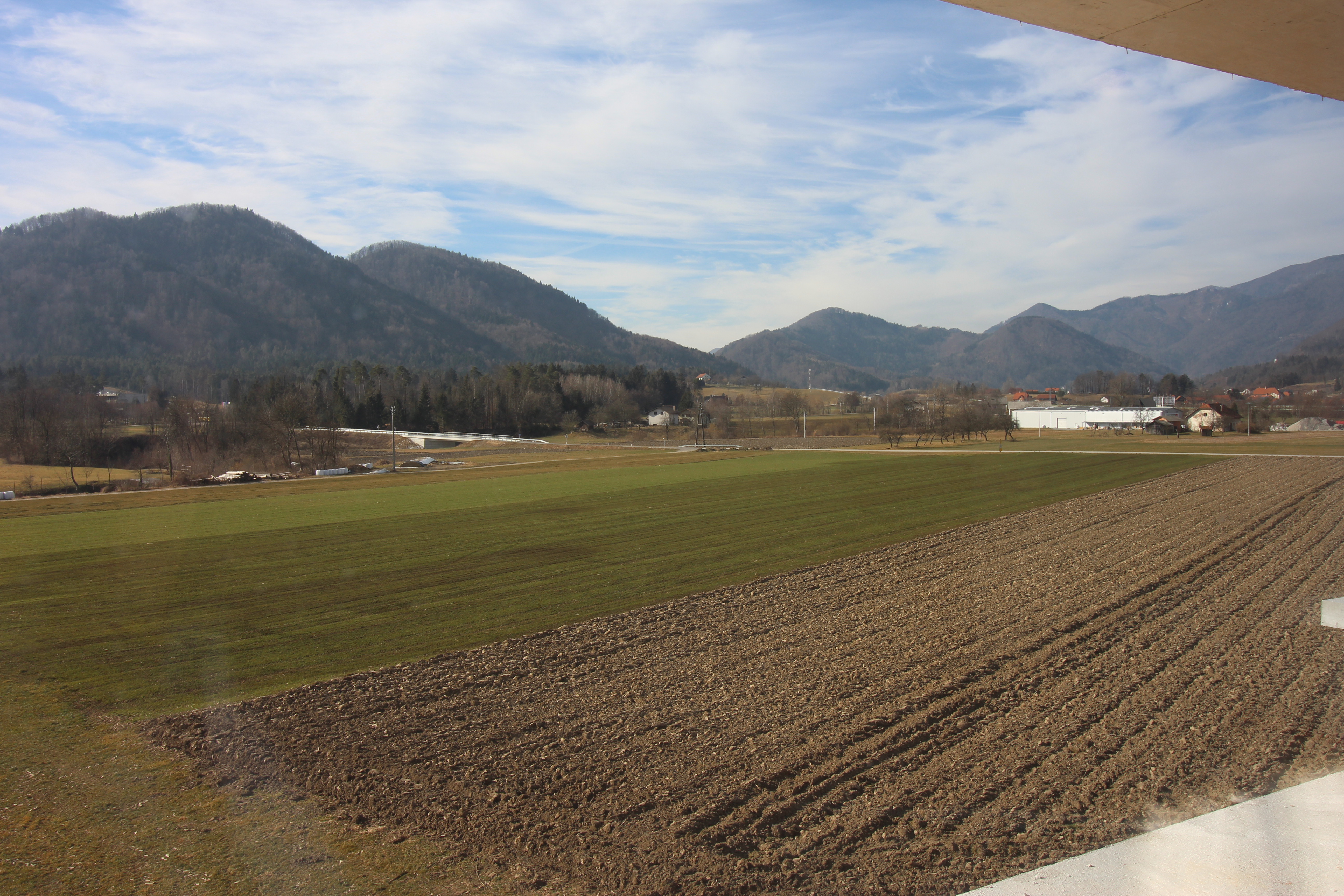 Pogled iz stanovanja na bližnjo okolico 24.2.2019e