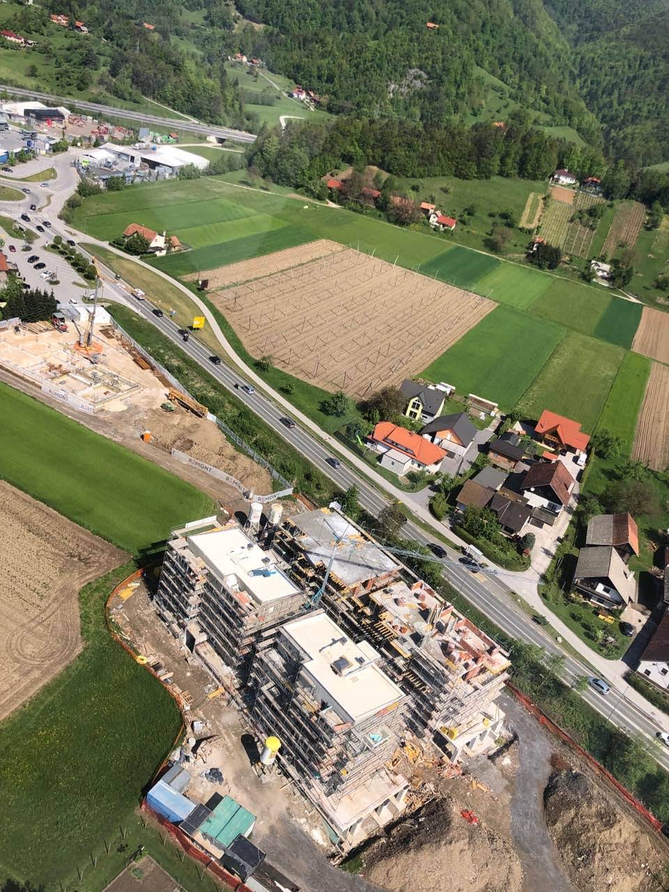  Slika z gradbišča 1. 5. a